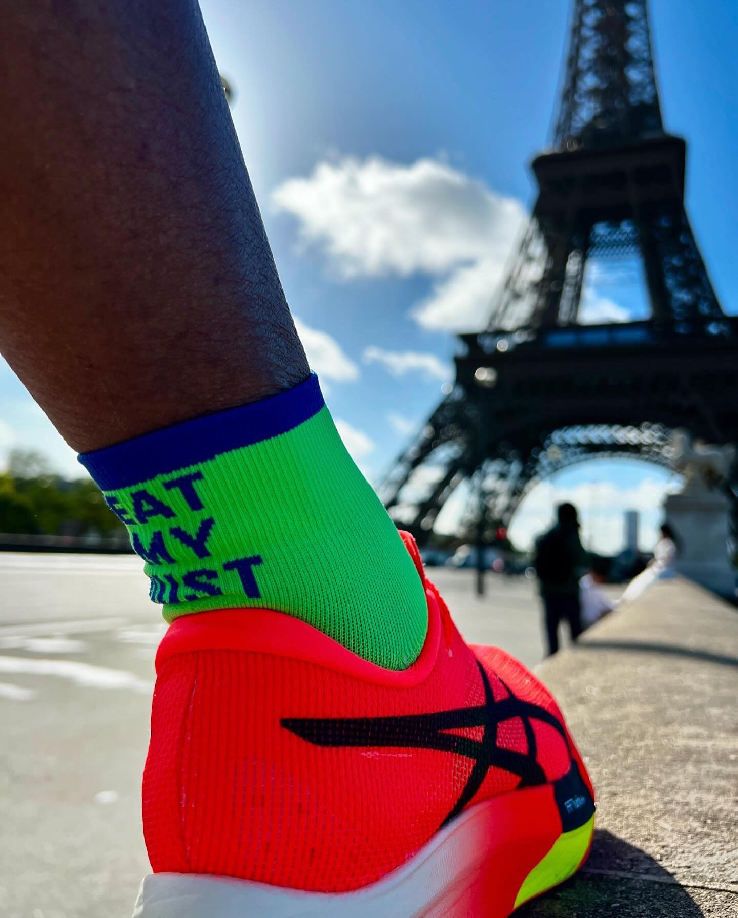 Breathable cycling socks for summer